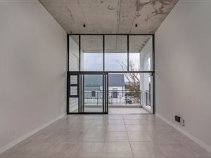 3 Bed Apartment in Paardevlei