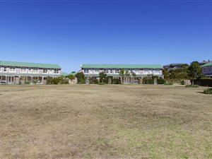 2 Bed Townhouse in Kingswood