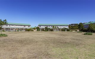 2 Bedroom Townhouse in Kingswood