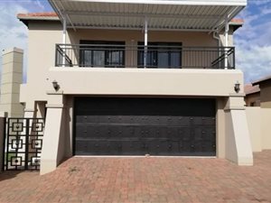 3 Bed House in Amberfield Valley
