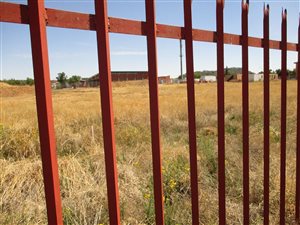 5000 m² Land available in Lourierpark