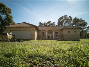 4 Bed House in High Riding Country Estate