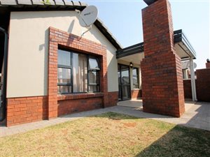 3 Bed Townhouse in Amberfield Valley