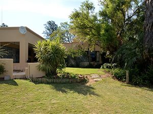 4 Bedroom House in Nooitgedacht