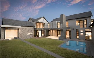 4 Bedroom House in Waterfall Estate