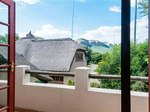 4 Bed House in Club Nautique