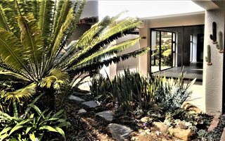 2 Bedroom Cluster in Bryanston West