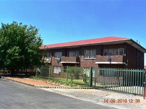 2 Bed Flat in Driehoek