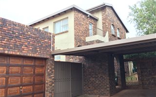4 Bedroom Townhouse in Bruma