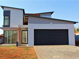 3 Bed House in Roodeplaat