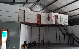 760 m² Commercial space in Alton