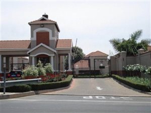3 Bed Apartment in Broadacres