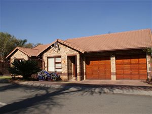 3 Bed House in Van Riebeeck Park