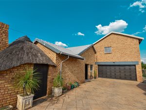 4 Bedroom House in Wierda Glen