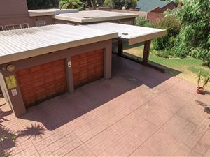 4 Bed House in Van Riebeeck Park