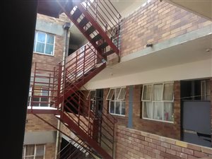 2 Bed Apartment in Yeoville