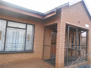 3 Bed House in Jouberton