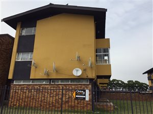 2 Bed Apartment in Parow Valley