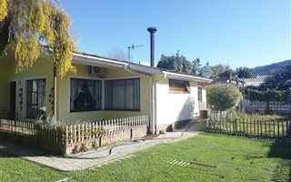 4 Bedroom House in Vrykyk