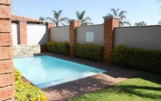 3 Bedroom Townhouse in Bedfordview