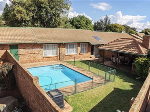 3 Bed Simplex in Weavind Park