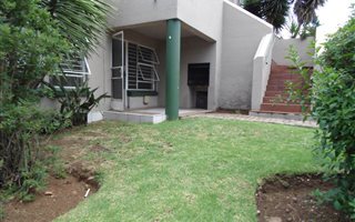 3 Bedroom Apartment in Grobler Park