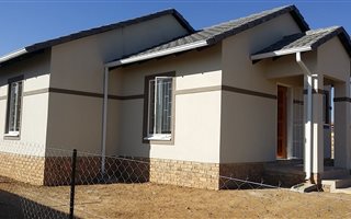 2 Bedroom House in Kya Sands