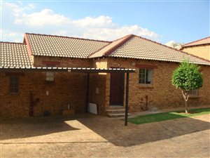 3 Bed Simplex in Honeydew Manor