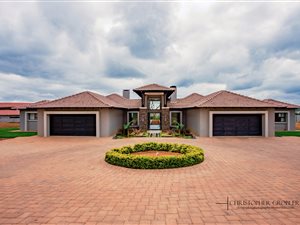 5 Bed House in Mooikloof Glen