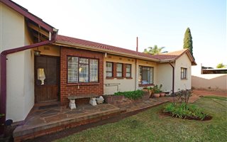 6 Bedroom House in Morganridge