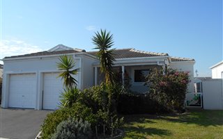 3 Bedroom House in Sunningdale