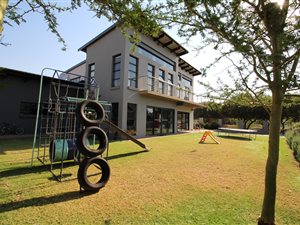 4 Bed House in Hazeldean (Silverlakes Surroundings)