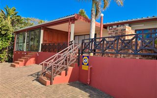 2 Bedroom Apartment in Shelly Beach