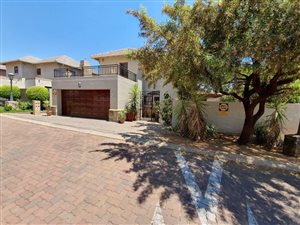 3 Bed House in Honeydew Manor