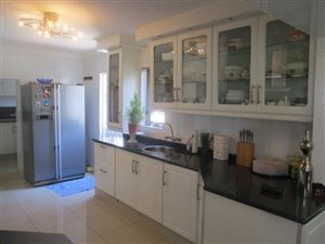 7 Bed House in Chatsworth Central
