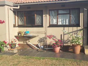 4 Bed House in Athlone Park