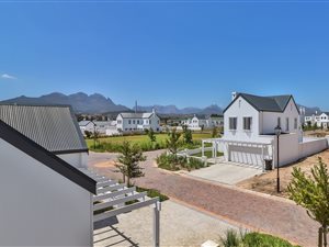 3 Bed House in Koelenbosch Country Estate
