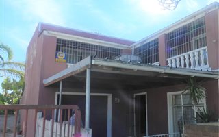 4 Bedroom House in Lentegeur