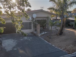 5 Bed House in Silver Oaks