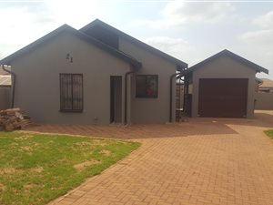3 Bed House in The Orchards