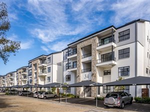 2 Bed Apartment in Paardevlei