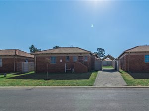 3 Bed House in Blue Hills