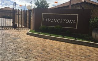 2 Bedroom House in Carlswald Estate