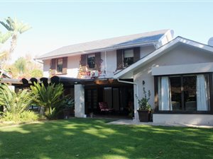 4 Bed House in Blaauwklippen