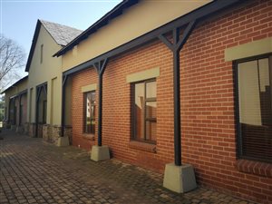 90 m² Commercial space in Eldoraigne