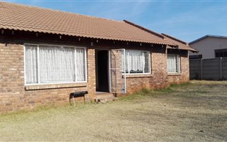 2 Bedroom House in Rensburg
