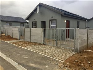 2 Bed House in Groenheuwel
