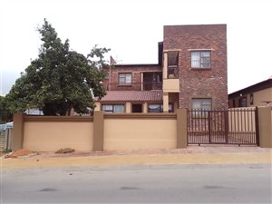 12 Bed House in Tembisa