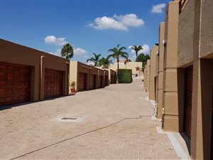 2 Bed Townhouse in Constantia Kloof