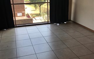 2 Bedroom Townhouse in Doringkloof